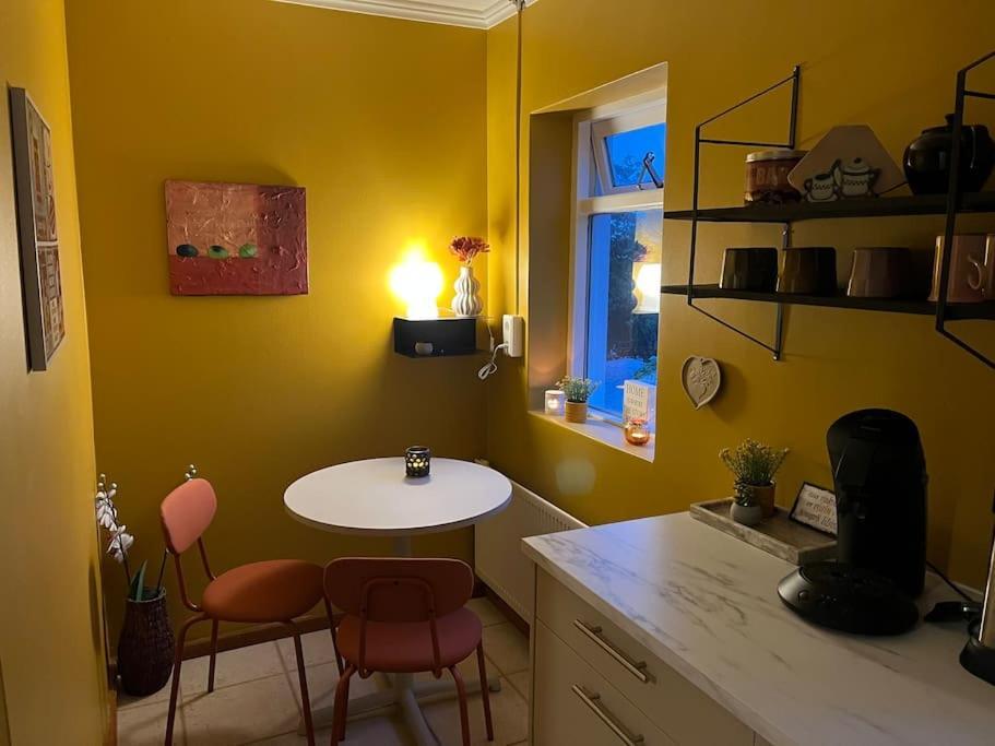 Charming 3 Bedroom Apartment Ακουρέιρι Εξωτερικό φωτογραφία