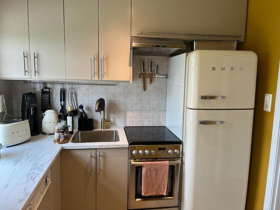 Charming 3 Bedroom Apartment Ακουρέιρι Εξωτερικό φωτογραφία